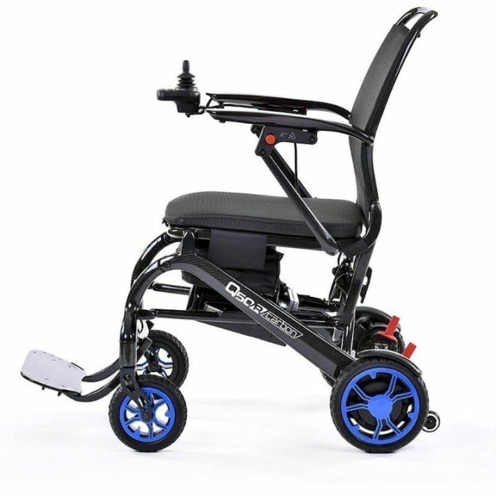 Carrozzina elettrica in fibra di carbonio QUIKIE Q50 R