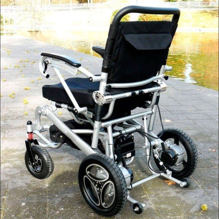 Carrozzina elettrica auto-pieghevole Bologna Lite| Spedizione gratuita