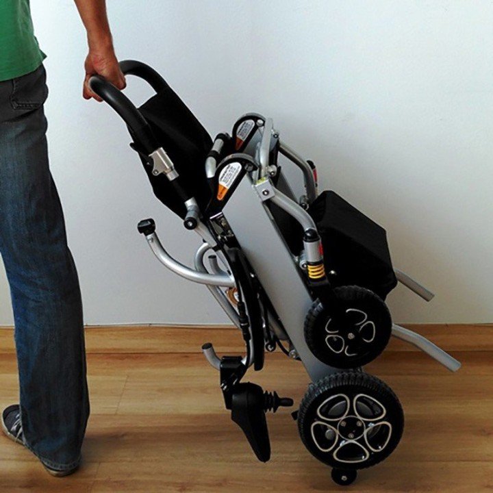 Carrozzina elettrica pighevole Messina