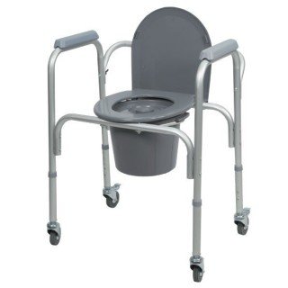 Sedia comoda con ruotini regolabile in altezza